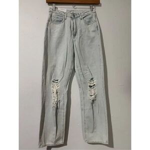 Weworewhat NWT Mid-Rise straight distressed knee light wash jeans 27